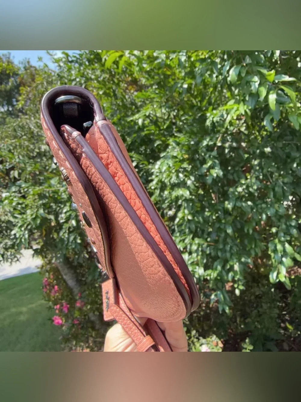 EUC COACH 1941 CLUTCH WITH PRAIRIE RIVETS 29715